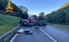 Auto prende fuoco dopo frontale nel Bergamasco, due morti 