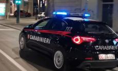 Calci, pugni e bottigliate a un connazionale, che perde un occhio, poi le intimidazioni: arrestati due stranieri 