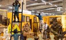 Mercante in fiera, folla e curiosità all'apertura del salone del modernariato - Foto