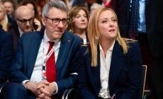 Landini definisce Giorgia Meloni "cortigiana di Trump", la premier replica: "Obnubilato dal rancore". Cresce la polemica 