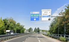 Scontro tra due auto in tangenziale sud: tre feriti al pronto soccorso