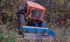 Il trattore finisce in una scarpata: morto un 86enne sulle colline di Canossa 