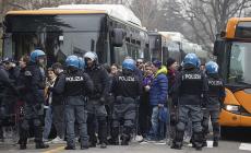 Tutto tranquillo (al momento) fuori dal Tardini - Video: l'arrivo dei pullman delle due squadre
