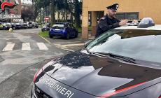 Sfonda la finestra murata di un appartamento in ristrutturazione e lo occupa arbitrariamente. E non era la prima volta. Denunciato 41enne
