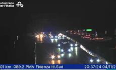 Veicolo in fiamme, code e fumo in A1 vicino a Fidenza in serata 