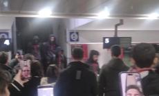 Arriva il treno: il Milan scende a Parma - Video