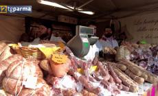 November porc, inizia il tour pi&ugrave; succulento di tutti: &egrave; iniziato da Sissa il November porc - Video