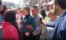 Bufera in Messico, la presidente molestata in strada - Video