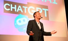 Se il  robot sostituisce l'uomo:  l'AI diventa uno spettacolo teatrale - Video