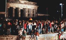 Il 9 novembre che fece la Storia: 36 anni fa la caduta del muro di Berlino - Foto Video 