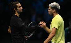 Alcaraz ferma le Finals di Musetti e chiude anno da n.1