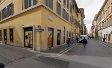 Maxi furto nel negozio di Louis Vuitton in via Condotti a Roma