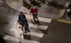 Grida e momenti di paura questa notte in via Verdi - Video