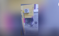 Furto della bici in pieno giorno nel cortile (privato) di casa - Video