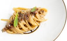 Spaghetti burro, alici e tè affumicato: la ricetta 