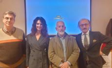 Acqua: fiumi, terra, mare e marte. Geograficamente è ovunque; perfino in «un mare di teatro»