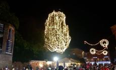 Tanta gente in piazza per l'accensione dell'albero di Natale a Noceto - Video