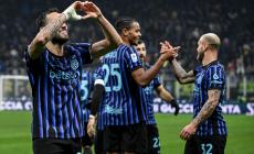 Parma, il Verona si fa sotto: 3-1 all'Atalanta. L'Inter ridimensiona il Como a suon di gol e vola in testa: 4-0. Fiorentina in caduta libera: ko (3-1) con il Sassuolo - Risultati e classifica