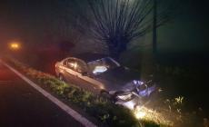 Auto finisce in un canale a Busseto, a bordo quattro giovani: un ferito