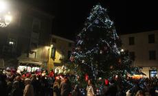 Successo per la giornata dei balocchi di San Secondo (che prosegue l'8 dicembre con la mostra in Rocca) - Le foto