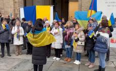 Manifestazione pro Ucraina in piazza Garibaldi: le comunità ucraine dell'Emilia unite per dire basta alla guerra - Video