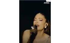 Elodie in lacrime: " Mi prendo una pausa" - Video