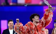 Nemo, vincitore di Eurovision 2024: "C'è Israele, restituisco il mio trofeo all'Ebu"