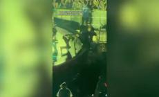 Un ballerino di Lady Gaga cade dal palco - Video