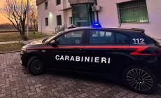 Entrano nel cortile di un&rsquo;abitazione e caricano attrezzature per l&rsquo;edilizia e ricambi per auto. Tre persone denunciate