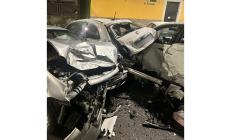 Schianto in viale Mentana contro le auto in sosta, due feriti - Fotogallery