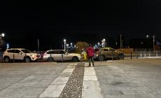 Nuova piazzetta davanti alla Pilotta, vecchi vizi: tre auto parcheggiate 