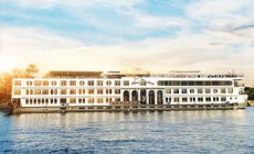 Sulla collisione sul Nilo la procura egiziana apre un fascicolo. La donna morta si chiamava Denise Ruggeri, aveva 47 anni. Fatale la ferita al polmone provocata dalla caduta
