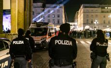 Capodanno: niente feriti per i botti al Maggiore. Parapiglia all'ingresso del concerto in piazza, allontanato un ragazzo che voleva forzare il blocco 