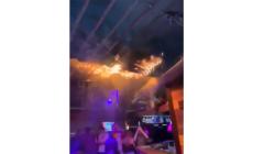 Crans Montana, i ragazzi ballano e riprendono il fuoco sopra le loro teste - Video