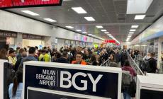 Aeroporto di Bergamo bloccato per "problemi con il sistema di avvicinamento dei voli":  i passeggeri di Orio hanno diritto ai rimborsi 