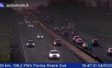 Traffico intenso e lavori: fino a 6 chilometri di coda in Autocisa, rallentamenti in A1 nel pomeriggio