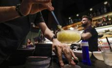 Barman italiano di 31 anni trovato morto in casa a Londra