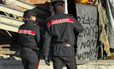 Blitz dei carabinieri all'ex scalo merci di viale Fratti: allontanate 5 persone, sgomberata l'area - Video