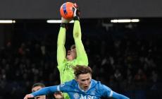 Un pareggio che profuma di impresa: un Parma eroico conquista un punto d'oro a Napoli 0-0. La "vittoria" di Cuesta: "Ragazzi fantastici" 