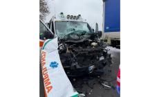 Camion contro ambulanza sulla via Emilia a Sanguinaro. Una persona ferita gravemente in un incidente sulla rotonda per San Prospero