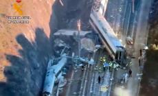 Tragedia in Andalusia: corpi sbalzati a centinaia di metri. Gli investigatori avrebbero trovato un giunto rotto sui binari - Foto 