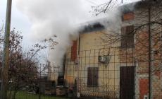 Incendio in centro a Polesine. Via XXV Aprile chiusa al traffico - Foto