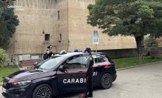 Il ladro in camera da letto la minaccia con un coltello: terrore in casa per una 37enne di Montechiarugolo, denunciato uno straniero 