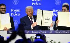 Nasce a Davos il Board of Peace, la sfida di Trump all'Onu. &laquo;Potremo fare praticamente tutto ci&ograve; che vogliamo&raquo;
