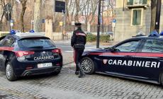 Smantellato il "drive-in" della cocaina tra viale Vittoria e viale dei Mille: pusher ingoia 13 dosi e aggredisce i carabinieri 