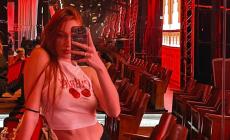 Una &ldquo;striscia&rdquo; di veline - Lara Granata - Foto Video