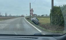Nella notte, auto nel fosso a Castell&rsquo;Aicardi - Le foto