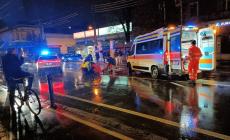 Ferita in modo serio una donna investita da uno scooter davanti al Barilla Center