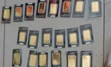 Getta per errore 20 lingotti d'oro nei rifiuti, recuperati dai carabinieri
