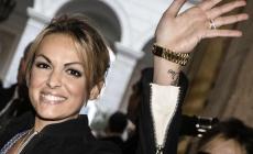 Francesca Pascale, battibecco al Carnevale di Viareggio: "I pro Pal mi urlavano 'cortigiana di Berlusconi' e 'fascista', mi sono difesa"